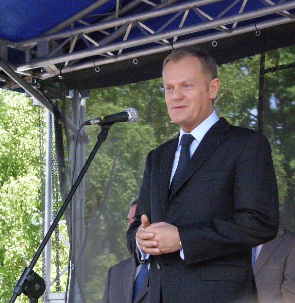 2.1. Oficjalne otwarcie obchodow jubileuszu przez Premiera RP.JPG